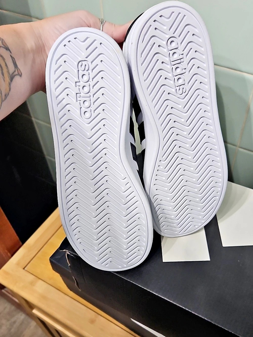 adidas Grand Court 3.0 Kids Sneakers White & Black Unisex US 3 NWT - Picture 8 of 9